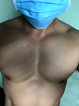 Snapshot of Huynh-duc-huy chatting on 12-17-25, 07:58 Huynh-duc-huy online show from 12-17-25, 07:58