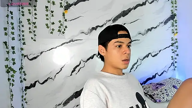 Snapshot of edy_play chatting on 12-05-25, 09:40 edy play online show from 12-05-25, 09:40