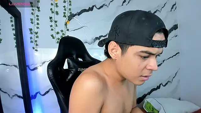 Snapshot of edy_play chatting on 01-10-26, 04:14 edy play online show from 01-10-26, 04:14