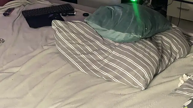 Snapshot of GayFun_bln chatting on 12-04-25, 08:34 GayFun bln online show from 12-04-25, 08:34