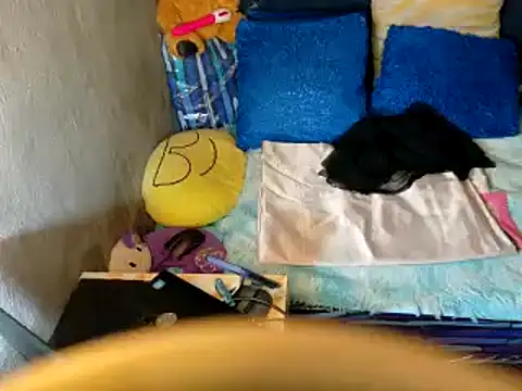 Snapshot of xxloveheart chatting on 09-25-25, 12:03 xxloveheart online show from 09-25-25, 12:03