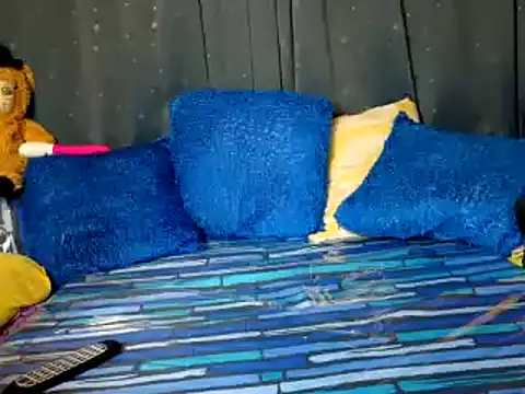 Snapshot of xxloveheart chatting on 09-26-25, 07:01 xxloveheart online show from 09-26-25, 07:01