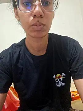 Snapshot of RavenShyfit chatting on 10-20-25, 08:42 RavenShyfit online show from 10-20-25, 08:42