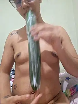 Snapshot of RavenShyfit chatting on 11-11-25, 08:53 RavenShyfit online show from 11-11-25, 08:53