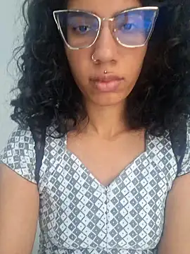 Snapshot of RavenShyfit chatting on 11-13-25, 11:20 RavenShyfit online show from 11-13-25, 11:20