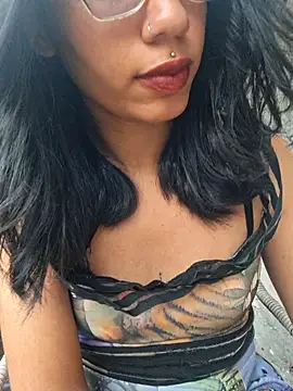 Snapshot of RavenShyfit chatting on 11-14-25, 08:40 RavenShyfit online show from 11-14-25, 08:40