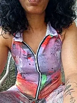 Snapshot of RavenShyfit chatting on 12-02-25, 08:04 RavenShyfit online show from 12-02-25, 08:04