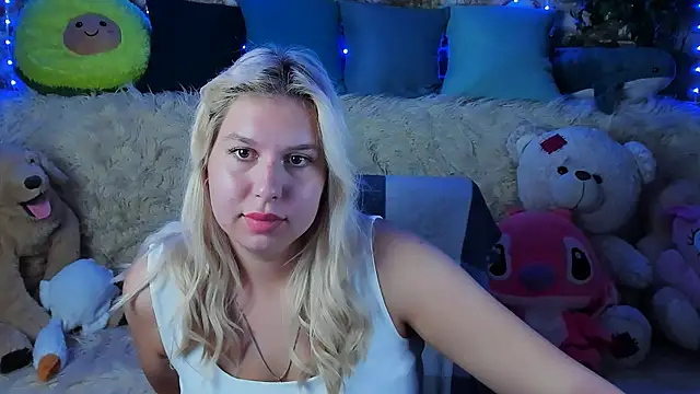 Snapshot of ChloeRicc chatting on 09-08-25, 03:00 ChloeRicc online show from 09-08-25, 03:00