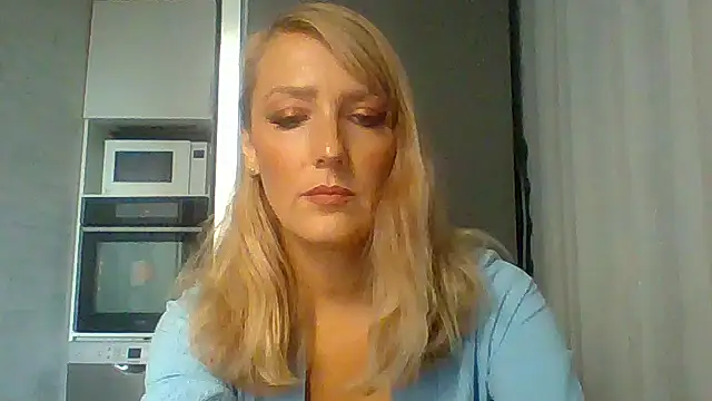 Snapshot of Vexxaa chatting on 10-01-25, 02:12 Vexxaa online show from 10-01-25, 02:12