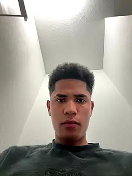 Snapshot of fuego01 chatting on 12-16-25, 06:40 fuego01 online show from 12-16-25, 06:40