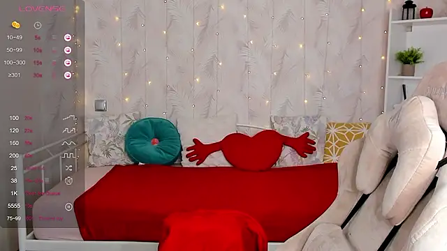 Tori Cutie online show from 03-18-26, 12:03