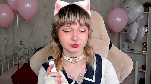 Tori Cutie online show from 04-02-26, 12:08