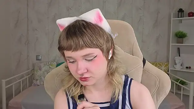 Tori Cutie online show from 05-19-26, 12:05