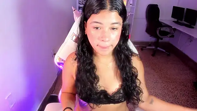 Snapshot of Ivy_nt chatting on 11-05-25, 06:19 Ivy nt online show from 11-05-25, 06:19