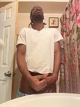 Snapshot of BigBDMari chatting on 11-28-25, 12:24 BigBDMari online show from 11-28-25, 12:24