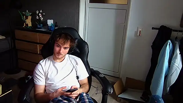 Snapshot of Rudi2007Eye chatting on 02-12-26, 09:37 Rudi2007Eye online show from 02-12-26, 09:37