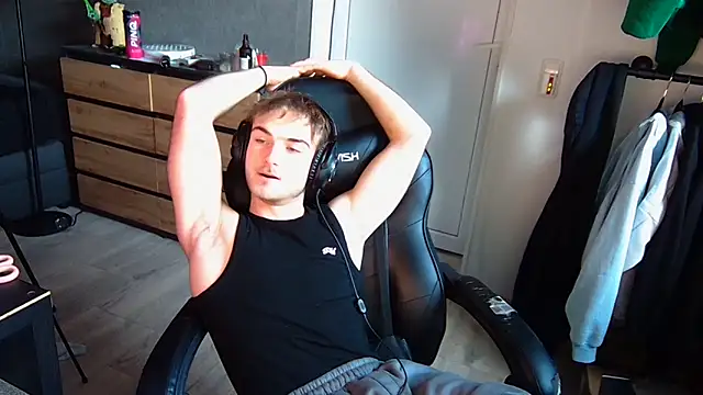 Snapshot of Rudi2007Eye chatting on 02-19-26, 03:08 Rudi2007Eye online show from 02-19-26, 03:08