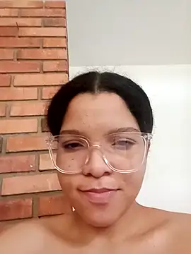 Snapshot of VictoriDior chatting on 09-14-25, 03:44 VictoriDior online show from 09-14-25, 03:44