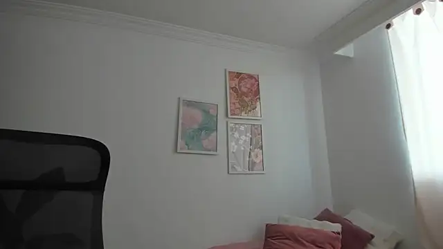 canelleGarces online show from 06-01-26, 01:24
