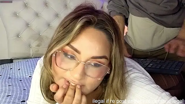 Snapshot of laurale_phillipe chatting on 09-12-25, 07:03 laurale phillipe online show from 09-12-25, 07:03