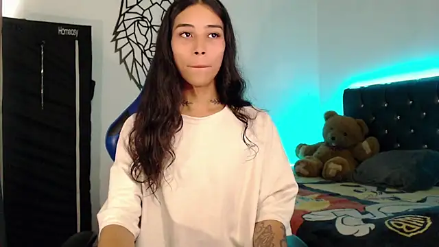 Snapshot of Sweet-Cris chatting on 11-06-25, 05:25 Sweet-Cris online show from 11-06-25, 05:25