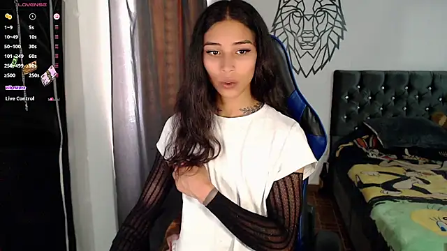 Snapshot of Sweet-Cris chatting on 12-02-25, 06:14 Sweet-Cris online show from 12-02-25, 06:14