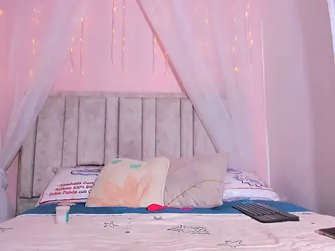 Rachellcooperrr online show from 10-07-25, 08:39