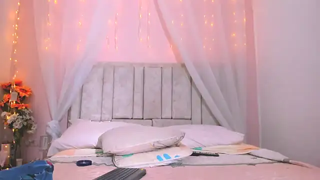 Rachellcooperrr online show from 10-19-25, 10:43