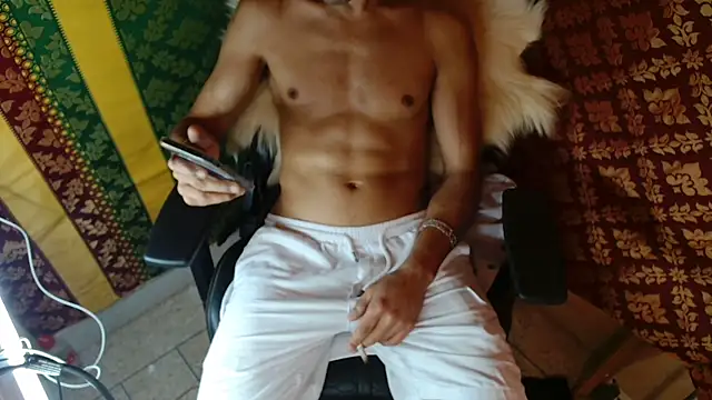 JUSTFORRICH online show from 04-16-26, 03:24