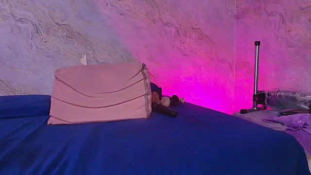 Snapshot of carol_juicyy chatting on 10-08-25, 07:33 carol juicyy online show from 10-08-25, 07:33