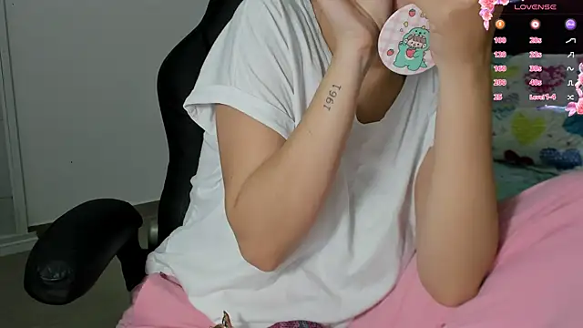 milk candy18 online show from 12-21-25, 10:55