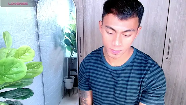 PinooyMilker online show from 03-04-26, 11:49