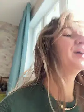 EvvaMur online show from 04-18-26, 01:09