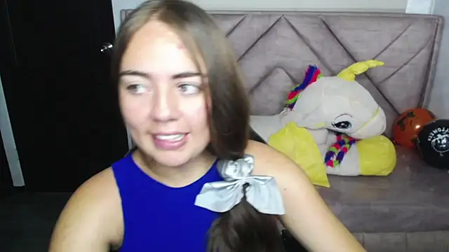 Snapshot of Luna_Star_v chatting on 10-23-25, 03:06 Luna Star v online show from 10-23-25, 03:06