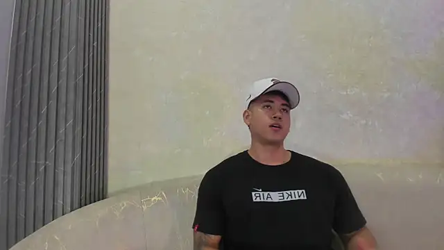 Snapshot of Draven_Marceaux chatting on 07-02-26, 11:16 Draven Marceaux online show from 07-02-26, 11:16