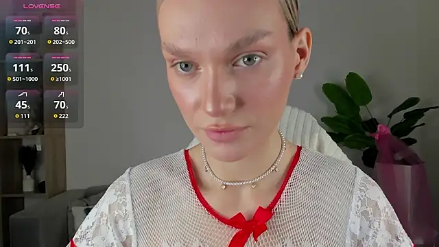 Ice Strawberry online show from 03-15-26, 03:12