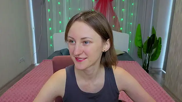 LuluChiiii online show from 12-22-25, 10:56