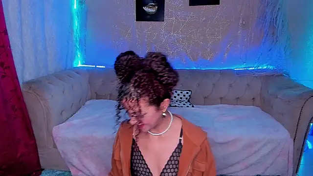 teamlover00 online show from 10-10-25, 05:39