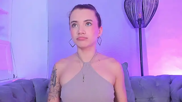 Snapshot of aitana_baker_ chatting on 10-08-25, 04:10 aitana baker online show from 10-08-25, 04:10