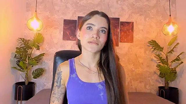 Snapshot of aitana_baker_ chatting on 12-15-25, 07:18 aitana baker online show from 12-15-25, 07:18