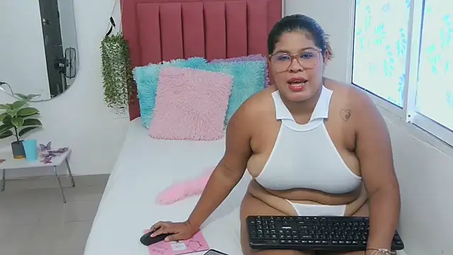 Snapshot of Daniiela_lan chatting on 11-07-25, 05:57 Daniiela lan online show from 11-07-25, 05:57