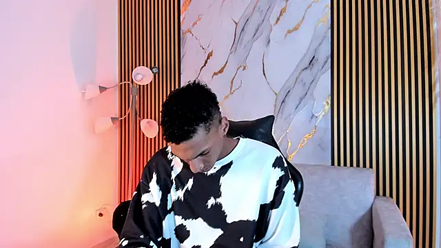 Snapshot of JulienSaint chatting on 10-03-25, 12:24 JulienSaint online show from 10-03-25, 12:24