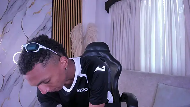 JulienSaint online show from 04-18-26, 11:58