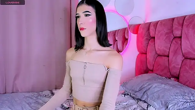 fhalon foxxxys  online show from 11-18-25, 08:08