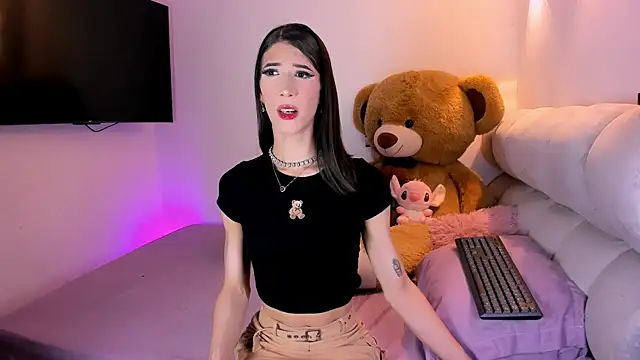 fhalon foxxxys  online show from 04-26-26, 06:55