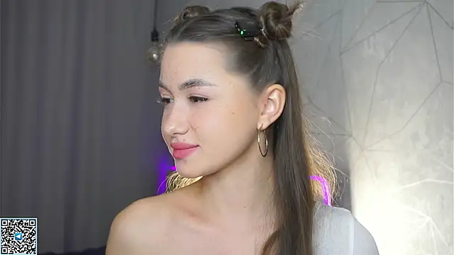 Snapshot of vvillywonka chatting on 10-08-25, 01:58 vvillywonka online show from 10-08-25, 01:58