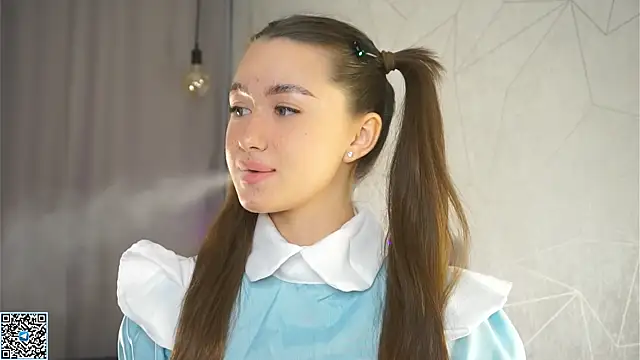 Snapshot of vvillywonka chatting on 10-10-25, 01:59 vvillywonka online show from 10-10-25, 01:59