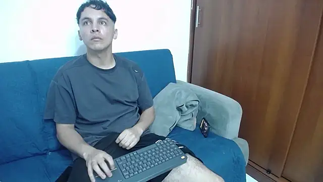 Snapshot of Andres_69_Fantasy chatting on 06-21-26, 11:18 Andres 69 Fantasy online show from 06-21-26, 11:18
