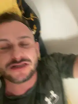 Snapshot of max19czech chatting on 04-13-26, 01:22 max19czech online show from 04-13-26, 01:22