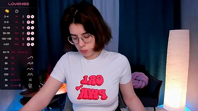 Snapshot of BellaCaress chatting on 11-23-25, 09:20 BellaCaress online show from 11-23-25, 09:20